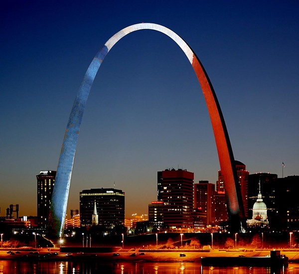 Why Hasn&#39;t the Arch Been Lit to Honor France? | News Blog