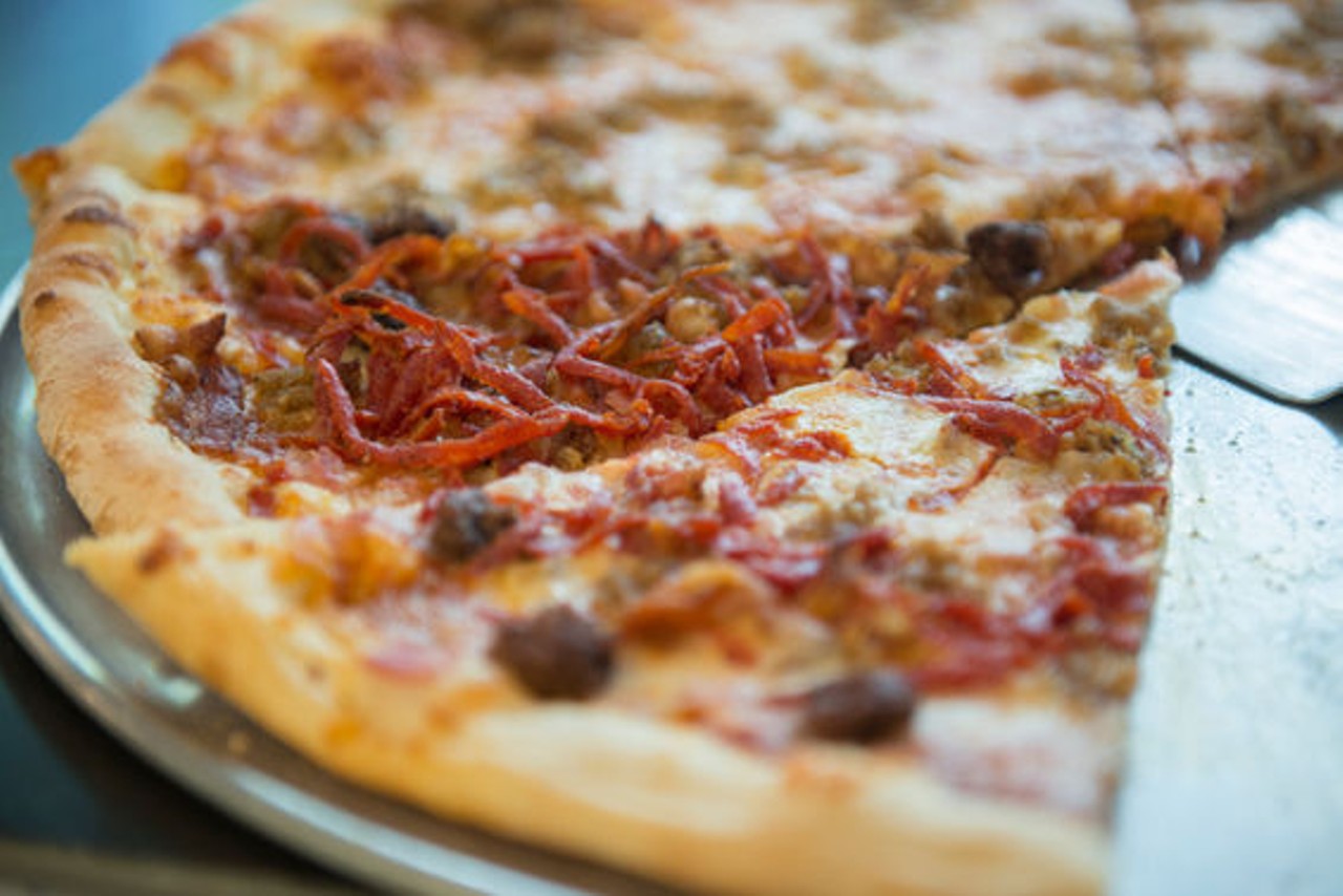 Gooey Louie&#39;s: King Louie&#39;s Empire aims to convert St. Louisans to pizza by the slice | Cafe ...