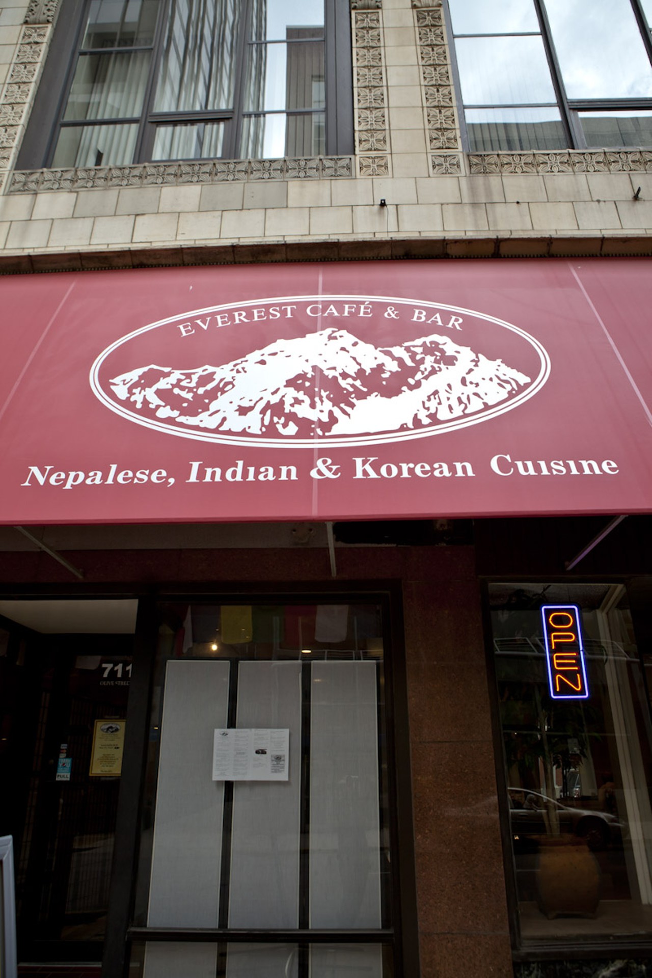 Everest Cafe & Bar-Downtown | St. Louis - Downtown | Buffet, Indian, Korean, Nepalese | Restaurants