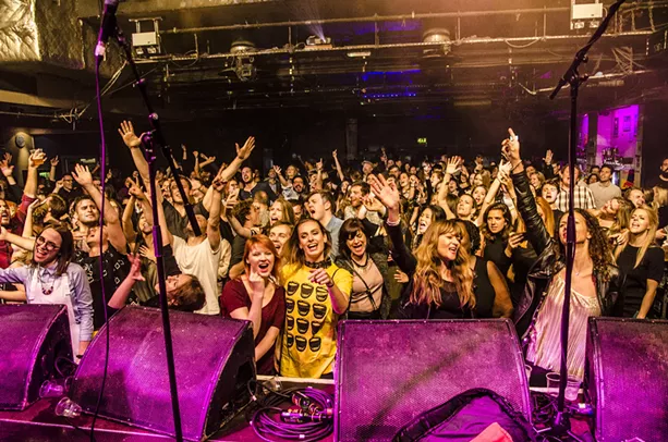 massaoke-crowd-2016.jpg