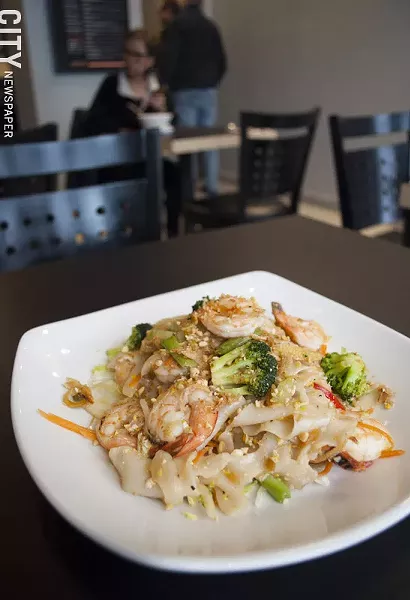 Pick your protein and choose your heat level at Khong Thai. - PHOTO BY RENÉE HEININGER