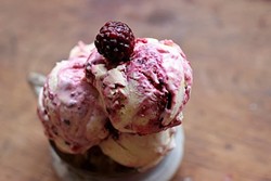 blackberry-cheesecake-ice-cream-030jpg