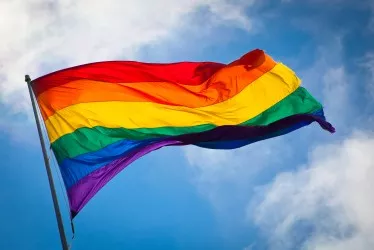 rainbow_flag_breeze-374x250.jpg
