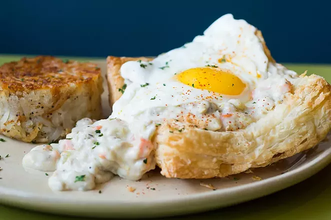 ASHLEY DAVIS FOR SNOOZE, AN A.M EATERY