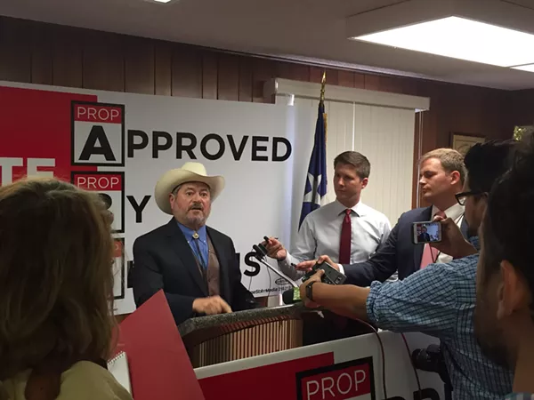 David Van Os spars with reporters. - SANFORD NOWLIN