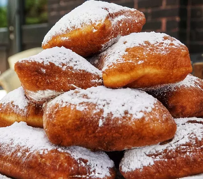 THE BEIGNET STAND