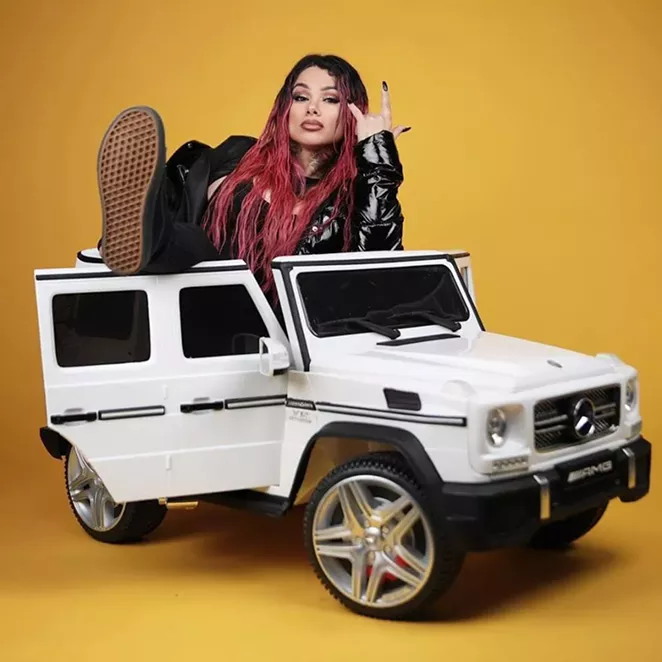 FACEBOOK / SNOW THA PRODUCT