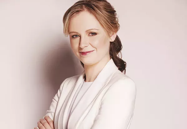 Guest conductor Gemma New - ROY COX