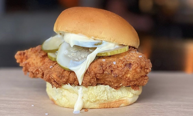INSTAGRAM / MOTELFRIEDCHICKEN