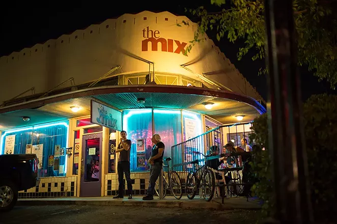 The Mix - LINDA ROMERO