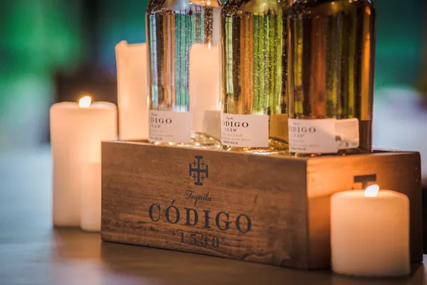 codigo_1530_bottles_color.jpg