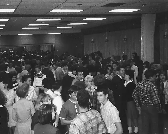 Young San Antonians enjoy good clean fun during a dance at the Canteen. - COURTESY OF SAM KINSEY TEEN CANTEEN COLLECTION
