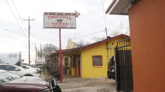 Far Southeast spot receives low inspection marks for using clothes to cover tortillas. - FACEBOOK / TAQUERIA REYES