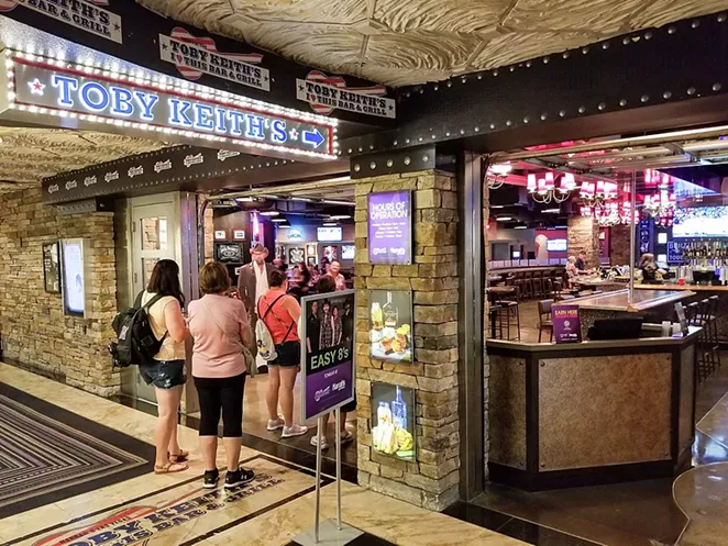 People wait in line outside a Toby Keith I Love This Bar and Grill in Las Vegas. - FLICKR CREATIVE COMMONS / DAVID SHANE - HTTPS://WWW.FLICKR.COM/PHOTOS/DAVID_SHANE/29685069628/