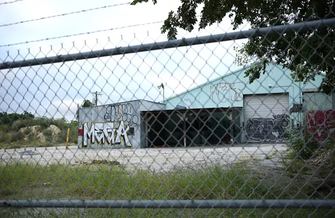 This property behind Lonesome Rose was recently purchased by Houston developer Urban Genesis. - BEN OLIVO / SAN ANTONIO HERON