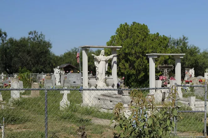 Los Ebanos Cemetary - GUS BOVA