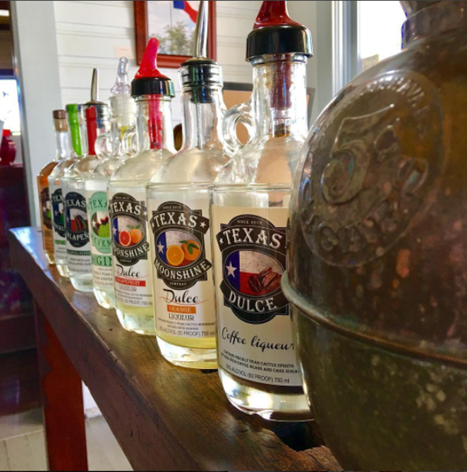 Pizza Pie Moonshine And Lots Of Wine Reasons To Take A Day Trip