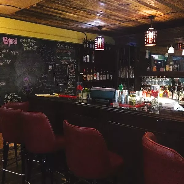 Mature and chill vibes at The Looking Glass. - JESSICA ELIZARRARAS