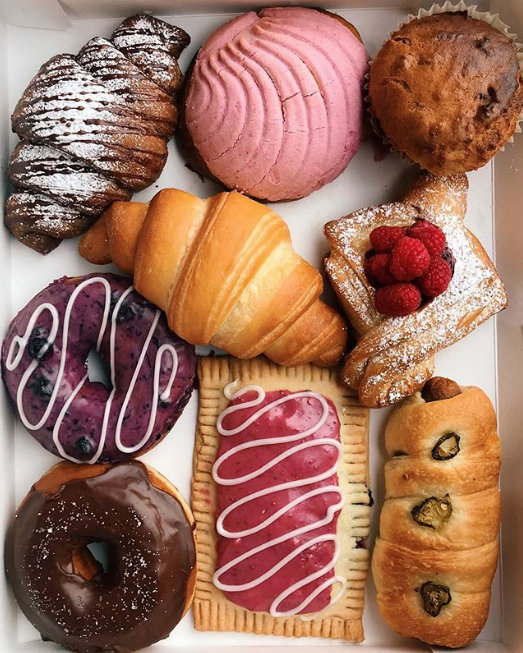 INSTAGRAM / CAKETHIEVESBAKERY