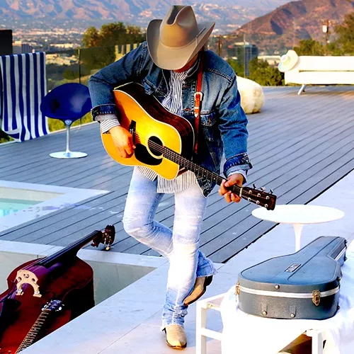 FACEBOOK, DWIGHT YOAKAM