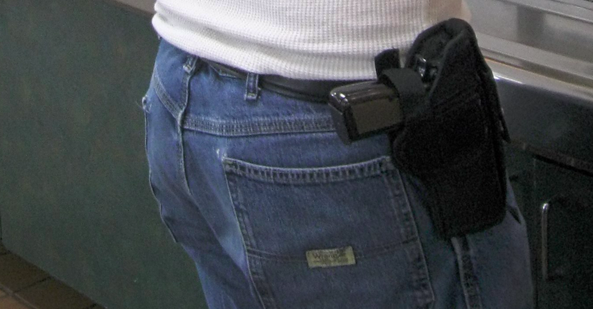 Hours after San Antonio airport shooting, lawmakers OK bill letting Texans carry guns without permit - Vimarsana News
