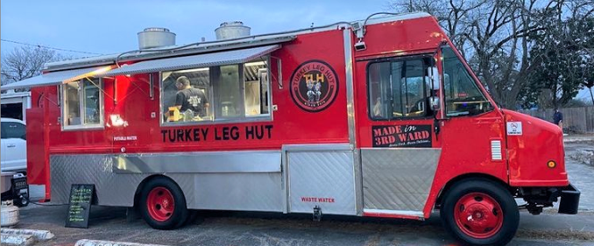 Houston food truck bringing macaroni and cheese-stuffed turkey legs to San Antonio on June 11 - Vimarsana News