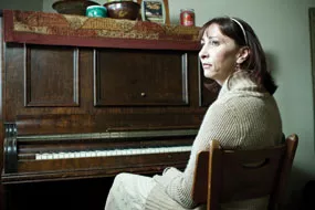 gina_hpiano.jpg
