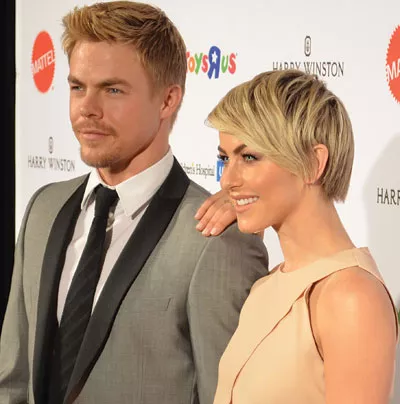 derek_hough_julianne_hough.jpg