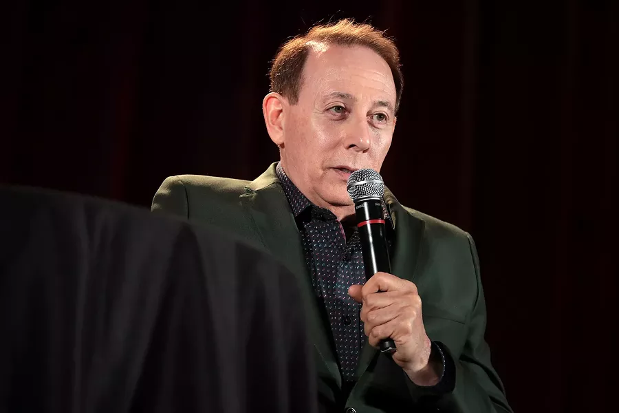 Reubens speaking to an audience during the 2019 Phoenix Fan Fusion. - GAGE SKIDMORE