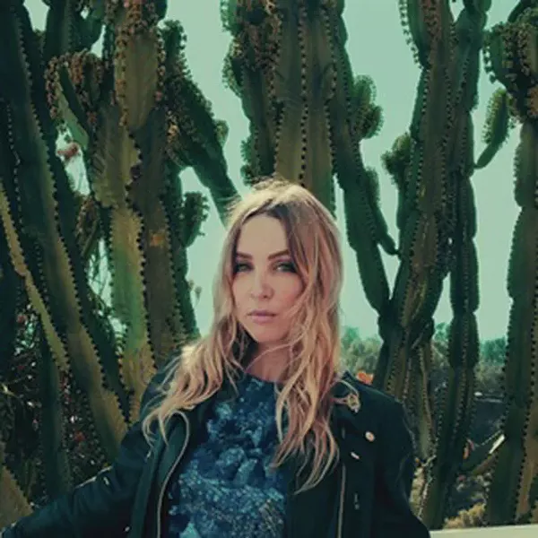 Laura Burhenn (The Mynabirds)