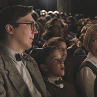 Paul Dano, Mateo Zoryon Francis-DeFord and Michelle Williams in The Fabelmans