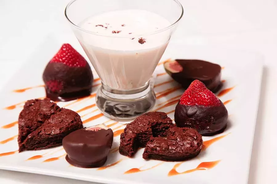 Attache-moi dessert plate - COURTESY OF ATAME