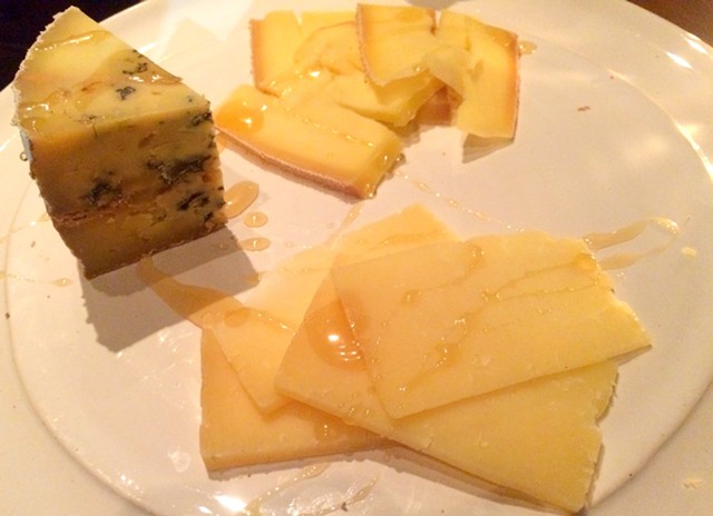 Cheese plate - ALICE LEVITT