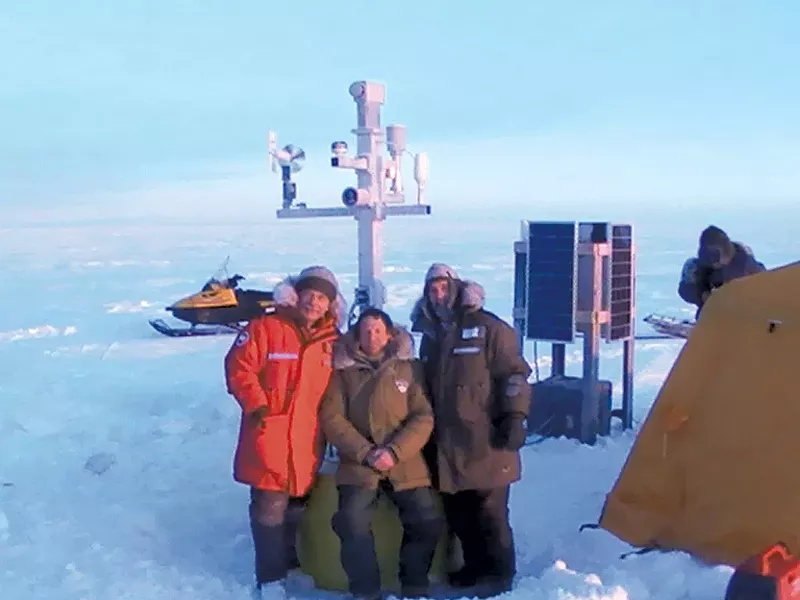 Chris Williams (center) with CRREL team deploying
