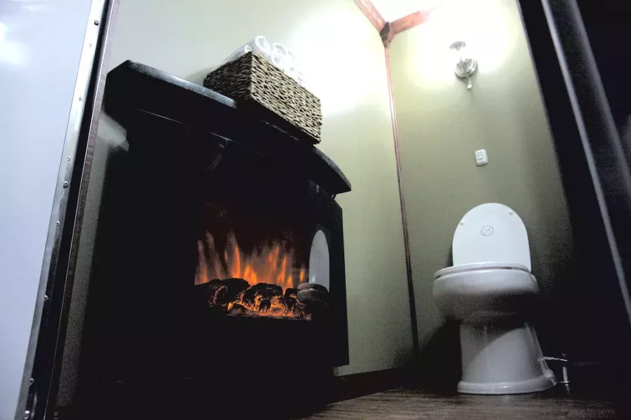 Electric fireplace - MATTHEW THORSEN