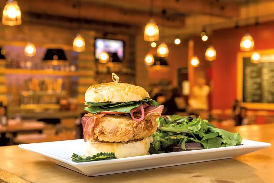 Fried chicken sandwich - OLIVER PARINI
