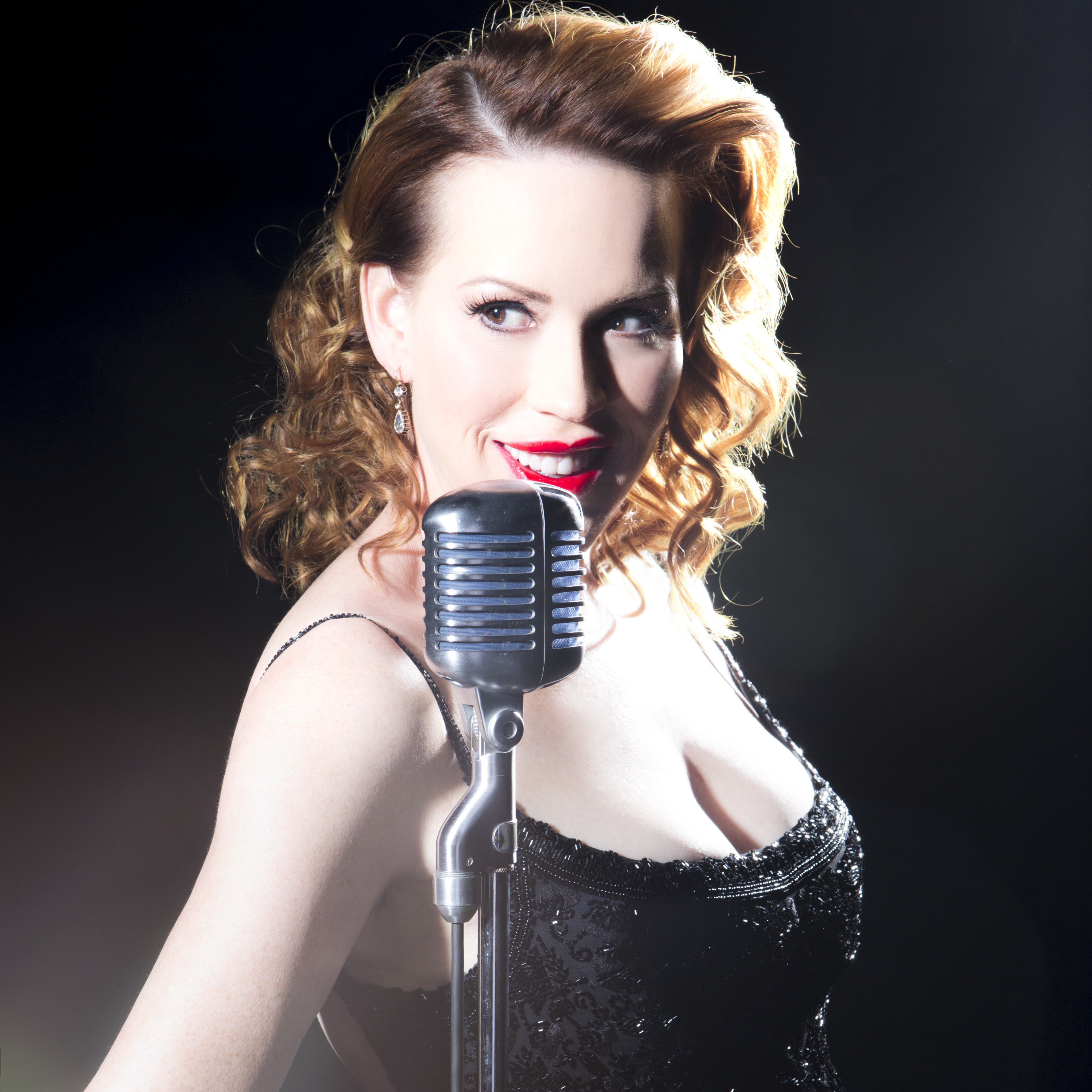 Interview With Jazz Singer Molly Ringwald Live Culture 