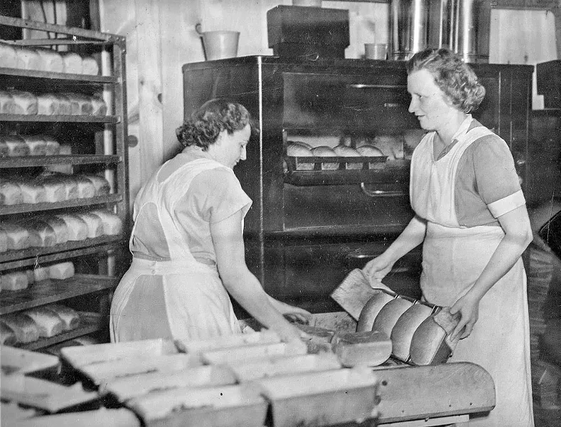 Ruth Powell and Florence Hitchcock - COURTESY OF CAMBRIDGE HISTORICAL SOCIETY