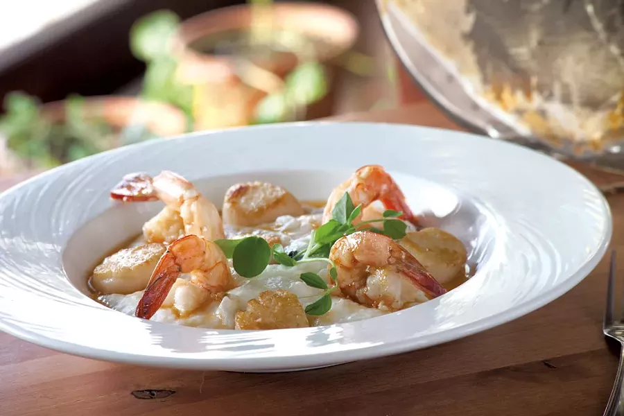 Seafood grits - MATTHEW THORSEN