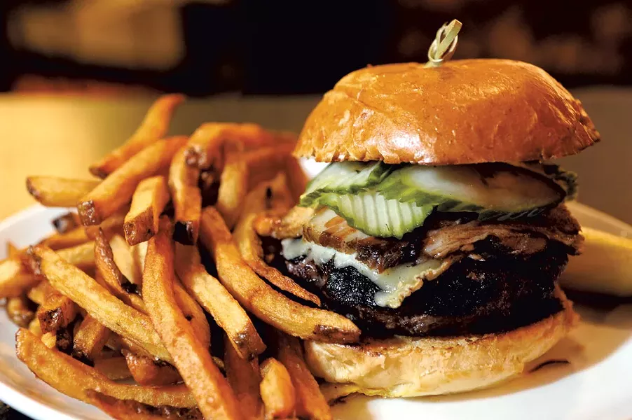 The Bench burger - JEB WALLACE-BRODEUR