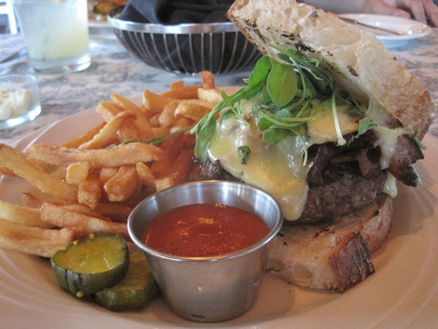 The burger at Barn Door - ALICE LEVITT