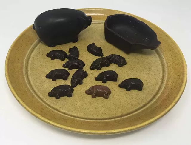 Chocolate pig with 12 piglets from inside - SALLY POLLAK