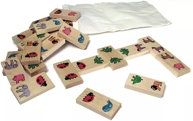 06-kids-dominos.jpg