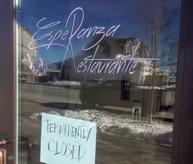 Sign on the door at Esperanza Restaurante - LINDA OATS