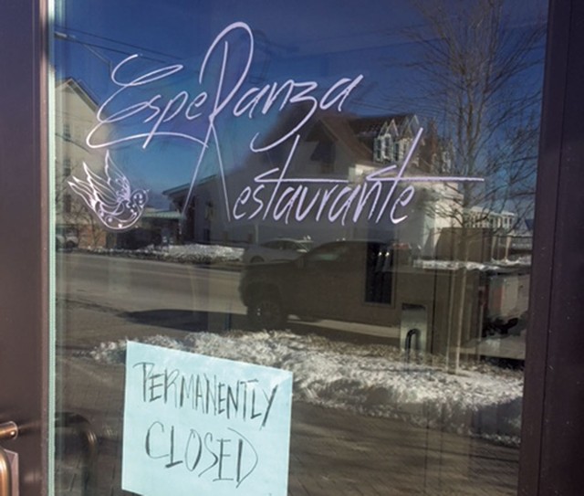 Sign on the door at Esperanza Restaurante - LINDA OATS