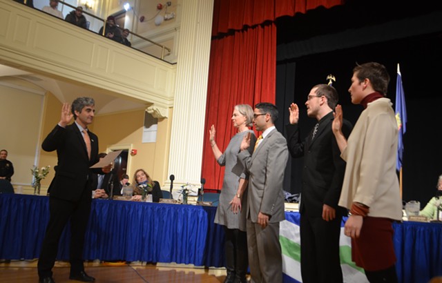 Mayor MIro Weinberger swearing in newly elected city councilors - KATIE JICKLING