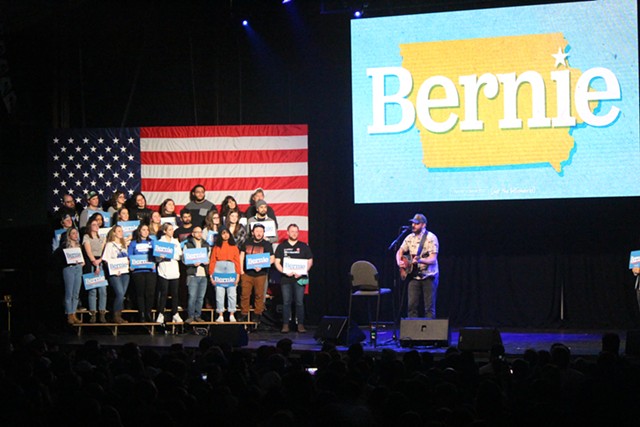 Justin Vernon of Bon Iver performing at a rally for Sen. Bernie Sanders in Clive, Iowa - PAUL HEINTZ