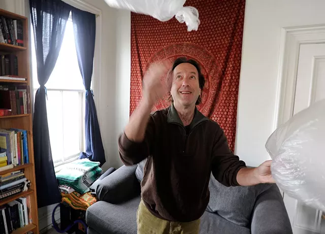 Professional mime Rob Mermin - JEB WALLACE-BRODEUR