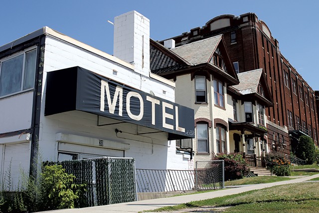 Midtown Motel on Burlington's Main Street - COURTNEY LAMDIN ©️ SEVEN DAYS