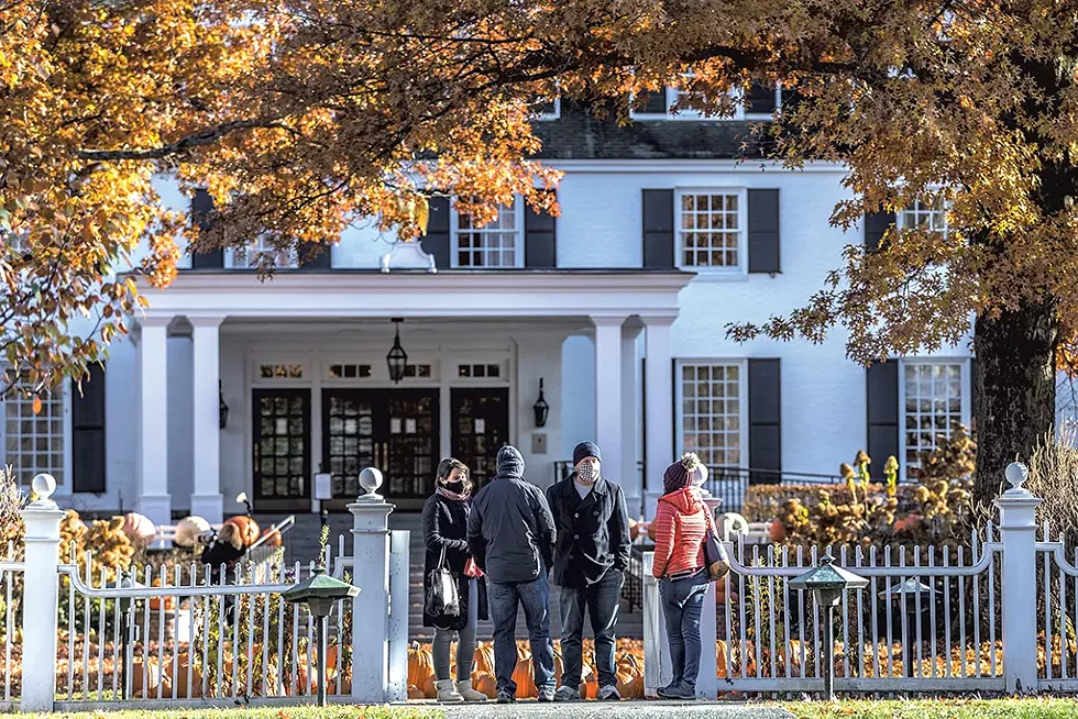 Tourists outside the Woodstock Inn & Resort - TOM MCNEILL